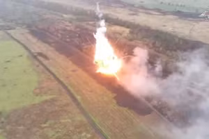 Tập kích điểm triển khai quân, thiêu rụi bệ phóng RAK-SA-12, 4 radar RADA RPS-42