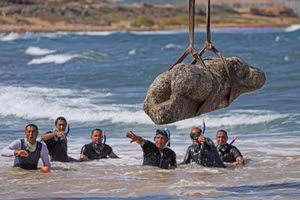 Ba pho tượng cổ khổng lồ nghìn năm tuổi được trục vớt từ biển Ai Cập