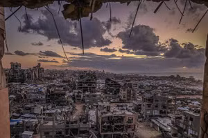 Gaza hoang tàn, đổ nát.