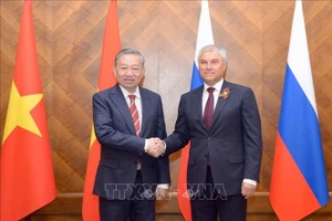 Tổng Bí thư Tô Lâm hội kiến Chủ tịch Duma Quốc gia Liên bang Nga Vyacheslav Volodin. (Ảnh: TTXVN)