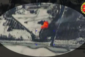 Đòn tập kích quy mô lớn xóa sổ bệ phóng HIMARS, tấn công sân bay quân sự