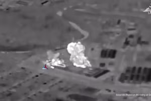 Khoảnh khắc tên lửa Iskander tấn công sở chỉ huy ở Donetsk