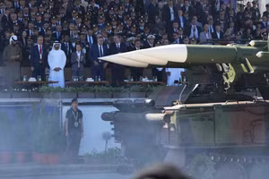 Belgrade rực rỡ trong duyệt binh nhân Ngày Thống nhất Serbia