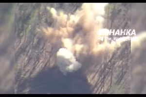 Tấn công cơ sở nhiên liệu tên lửa và thuốc súng, loạt khí tài bị phá hủy