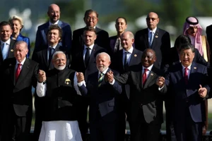 Các nhà lãnh đạo trong hội nghị thượng đỉnh G20 tại Rio de Janeiro, Brazil. Ảnh: Reuters.