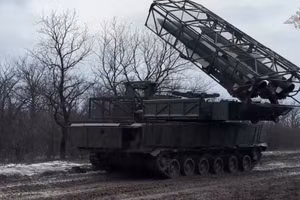 Hỏa lực dồn dập xóa sổ hệ thống phóng loạt Vampire, radar phản pháo AN/TPQ-50