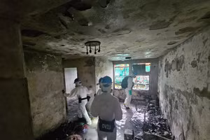 Những hình ảnh đầu tiên bên trong các tòa nhà bị thiêu rụi ở Hong Kong