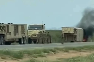 Rơ-moóc hệ thống THAAD bốc cháy trên cao tốc, 7 binh sĩ nhập viện