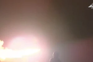 Hỏa lực đánh sập loạt kho đạn, radar phản pháo và trạm tác chiến