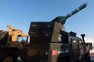 Bệ phóng EREN được gắn trên xe tải bọc thép màu xanh lá cây. Ảnh: Turkish Century.