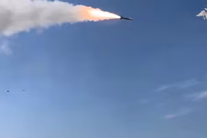 Nga tập kích tổ hợp công nghiệp quốc phòng Ukraine, thiêu rụi thiết giáp Bradley