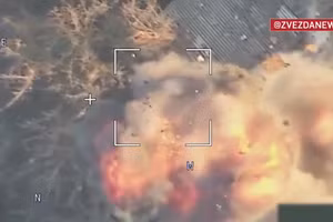 Khoảnh khắc Lancet xóa sổ trạm radar Mangust tại hướng Kharkiv