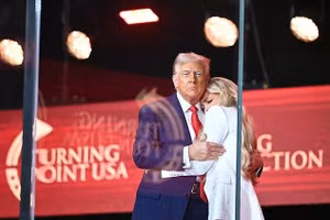 Vợ Charlie Kirk tuyên bố tha thứ cho nghi phạm sát hại chồng trước 60.000 người