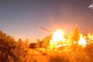 Giáng loạt đòn tập kích quy mô lớn, xóa sổ 127 kho đạn và 1.513 UAV