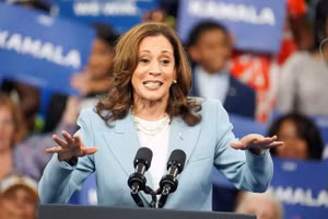 Bà Kamala Harris phát biểu tại một cuộc vận động tranh cử ở Atlanta, Georgia, ngày 30/7. Ảnh: Getty Images / Julia Beverly