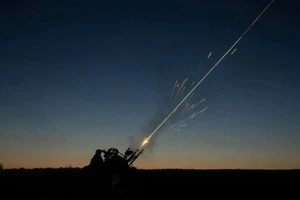 Hình ảnh minh họa vũ khí laser có thể hạ gục drone.