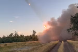 Hỏa lực dồn dập ở hướng Trung tâm, loại nhiều khí tài và binh sĩ khỏi vùng chiến