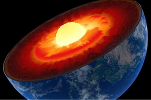 “rạng thái vật chất bí ẩn được phát hiện chảy bên trong lõi Trái Đất