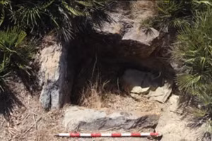 Hình ảnh về các nghĩa trang và gò mộ mới được phát hiện.