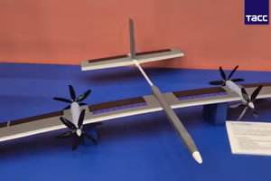 UAV có thể bay 40 ngày liên tục xuất hiện tại diễn đàn lớn