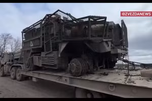 Video loạt xe bọc thép cháy bị bỏ lại ở Kursk