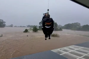 Hình ảnh lũ lụt kinh hoàng tại Australia, hàng chục ngàn người bị cô lập