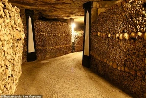 Mặc dù chỉ một phần nhỏ của Catacombs mở cửa cho công chúng ngày nay, toàn bộ mạng lưới này được cho là dài khoảng 280km.