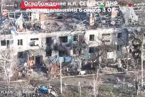 Đòn chính xác phá hủy loạt pháo M777, xe bọc thép, Hạm đội Biển Đen khai hỏa