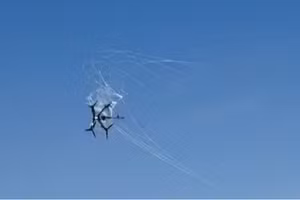 Video lưới bẫy drone từ súng phóng lựu giúp tóm gọn phi đội cảm tử