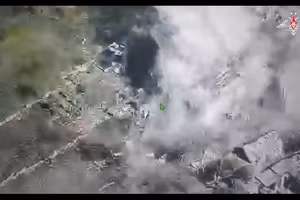 Đòn không kích thiêu hủy pháo M777, kho vũ khí tên lửa và loạt radar