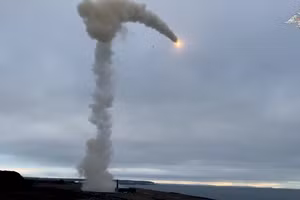 Khoảnh khắc tổ hợp Bastion phóng tên lửa Onyx hạ gục nhóm tàu ở Bắc Cực