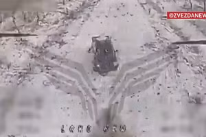 Video drone FPV hạ đối phương trên không, phá hủy xe bọc thép HMMWV