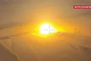 Khoảnh khắc bom không kích trúng điểm tập kết quân ở Kharkov và DPR