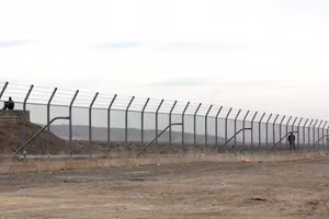 Một góc nhìn tổng thể cho thấy cơ sở làm giàu uranium Natanz ở Natanz, cách Tehran khoảng 322km về phía nam ngày 9/3/2006. Ảnh: REUTERS.