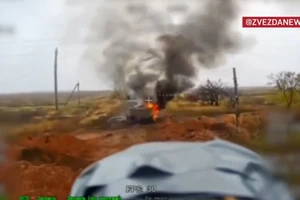 Khoảnh khắc drone FPV xóa sổ xe bọc thép Viking ở hướng Krasnoarmeysky