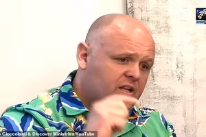 Brandon Dale Biggs, một mục sư ở Oklahoma, tuyên bố ông nhận được những hình ảnh về các sự kiện trong tương lai. Ông đã dự đoán vụ ám sát ông Donald Trump 3 tháng trước khi nó xảy ra.