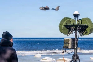 Khí tài tác chiến và cảm biến radar trong cuộc tập trận Digital Shield 2.0 tại Estonia. Ảnh: DVIDS