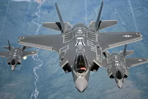 Tiêm kích F-35.