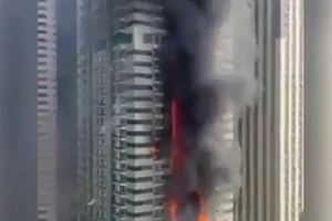 Cháy lớn tại tòa tháp 67 tầng ở Dubai, hơn 3.800 người sơ tán