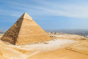 Một nghiên cứu mới đã đề xuất một giả thuyết khác về cách Đại kim tự tháp được xây dựng, cho rằng công trình này được dựng từ trong ra ngoài bằng hệ thống ròng rọc.