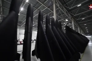Hình ảnh hiếm bên trong nhà máy lắp ráp drone lớn nhất thế giới