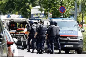 Hiện trường vụ xả súng kinh hoàng tại trường trung học Áo: Ít nhất 9 người chết