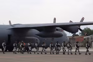 Chùm ảnh: Hàng trăm binh lính Mexico được triển khai tới biên giới với Mỹ