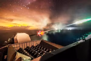 Pháo hải quân HMS Argyll khai hỏa (hình minh họa).