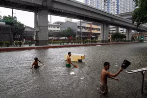 Hình ảnh ngập lụt kinh hoàng ở Philippines do bão gây mưa lớn