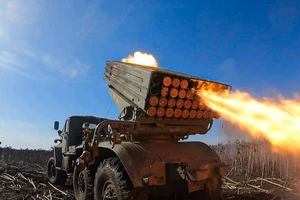 Đòn tập kích chính xác làm tê liệt pháo binh, radar, hệ thống tác chiến điện tử