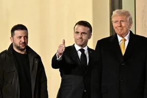 Tổng thống Pháp Emmanuel Macron (giữa), Tổng thống Mỹ Donald Trump (phải) và nhà lãnh đạo Ukraine Vladimir Zelensky, Paris, Pháp, ngày 7/12/2024. Ảnh: Mustafa Yalcin