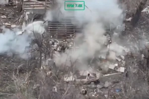 Đòn chính xác xóa sổ tăng T-72, Abrams, Leopard và loạt khí tài