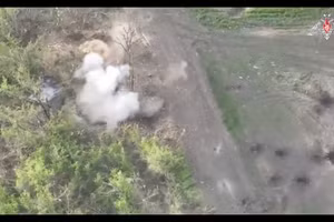 Đòn đánh sập 12 kho đạn, kiểm soát thêm 2 khu định cư