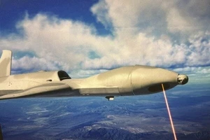Hình ảnh drone MQ-20 Avenger được trang bị laser năng lượng cao.